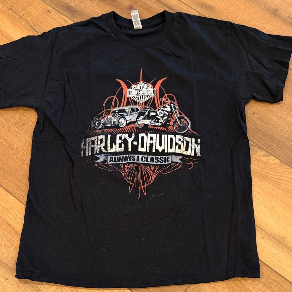 Harley-Davidson Black Graphic Tee with Red and White Accents